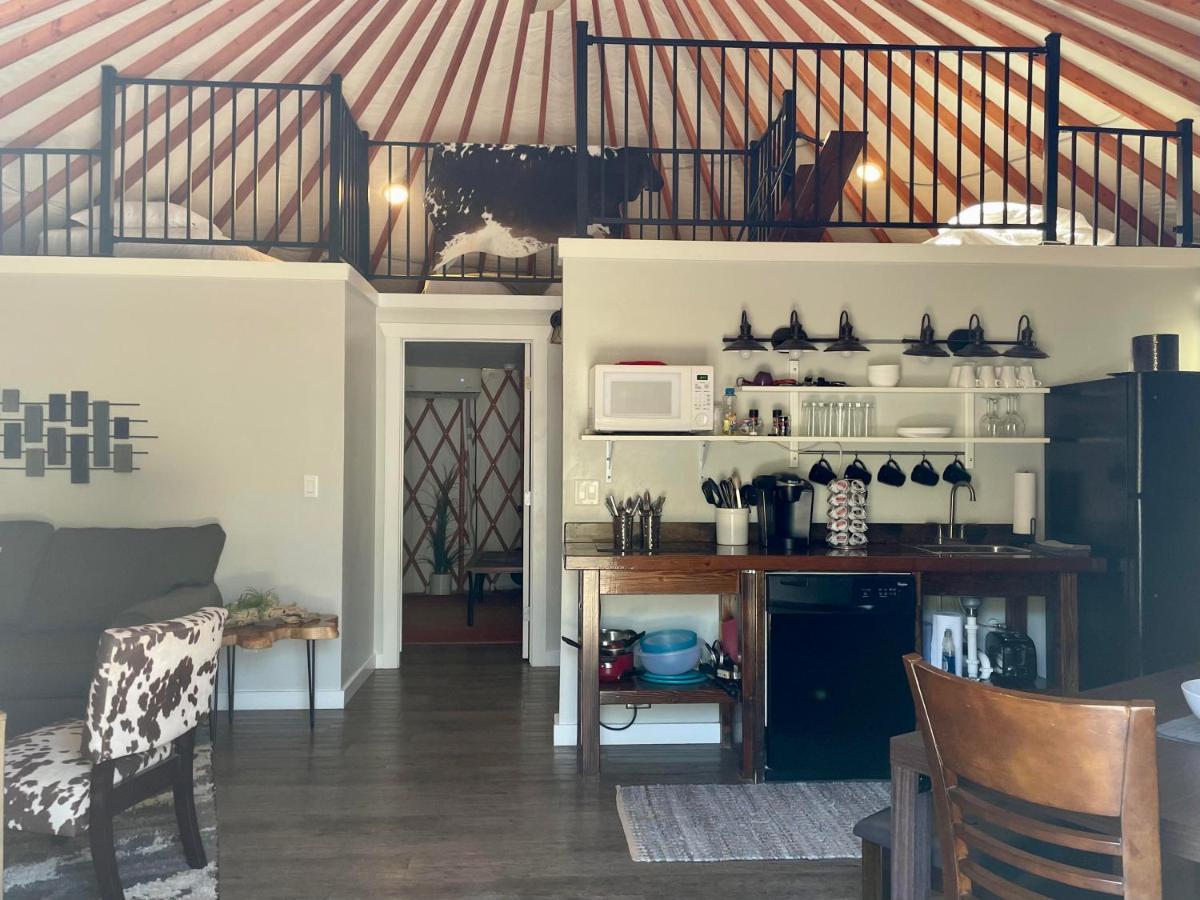 Escalante Yurts - Luxury Lodging מראה חיצוני תמונה