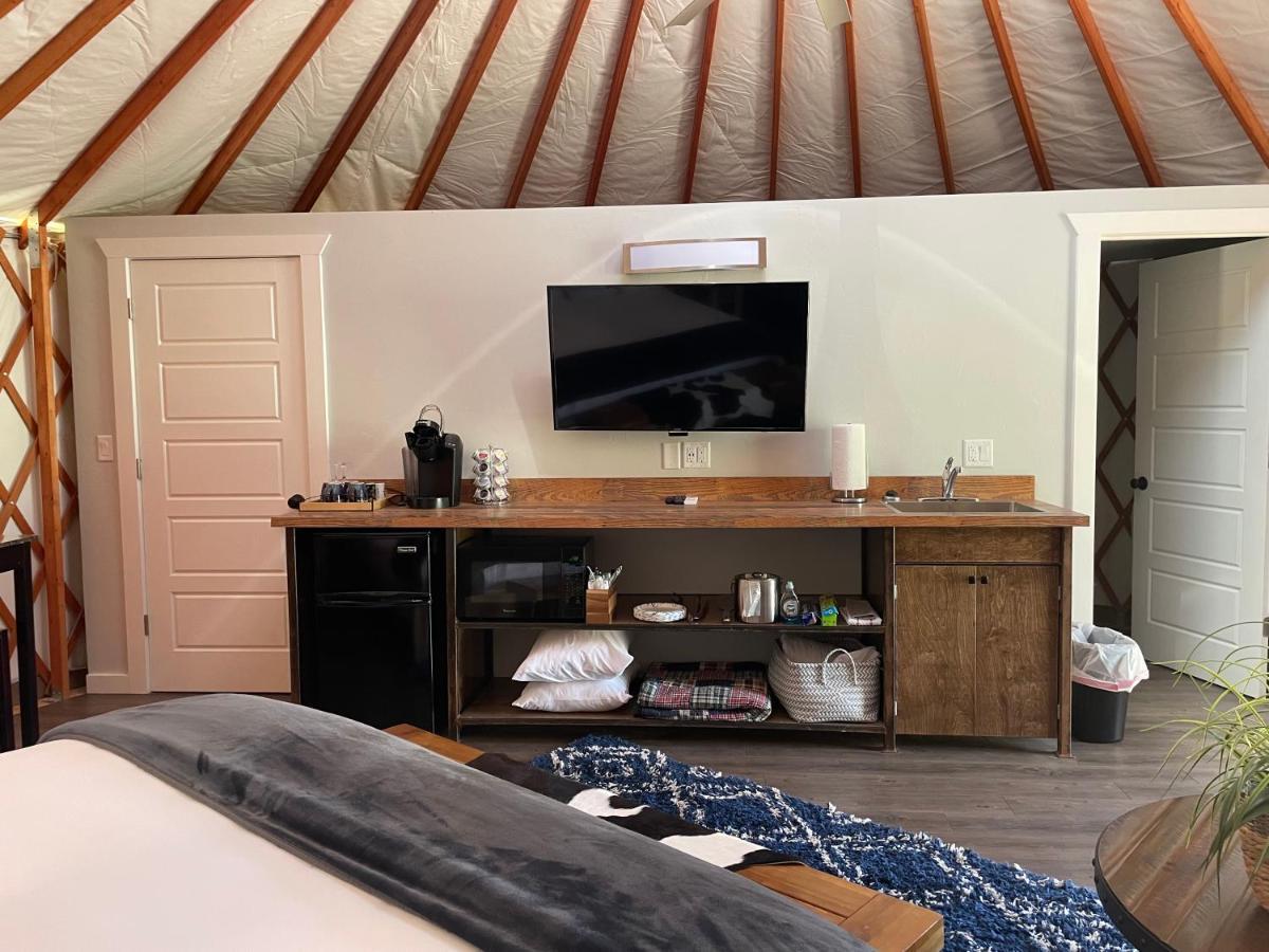 Escalante Yurts - Luxury Lodging מראה חיצוני תמונה
