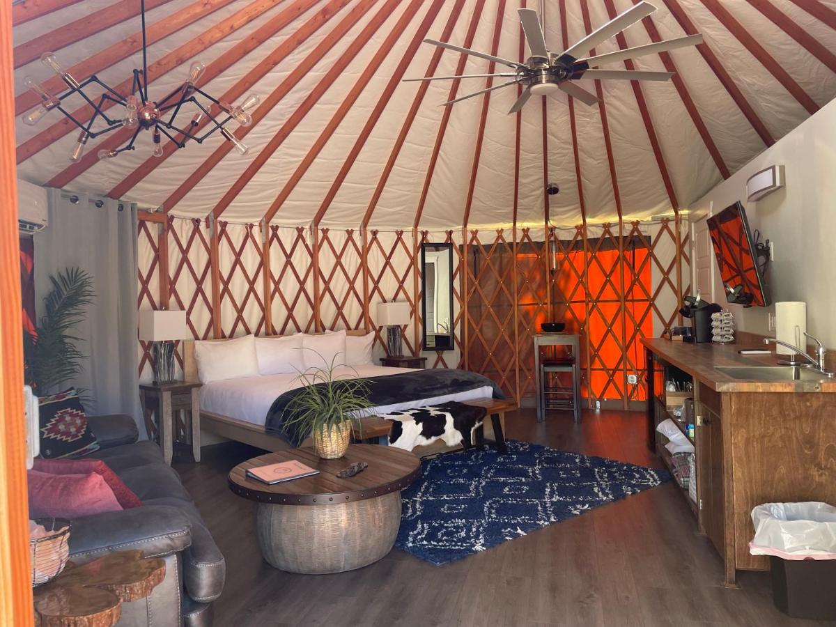 Escalante Yurts - Luxury Lodging מראה חיצוני תמונה